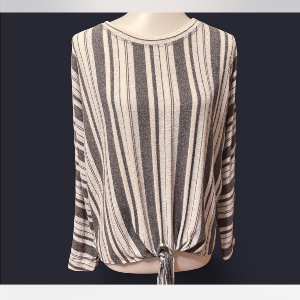 Mod On Trend Striped Gray and White Women's Long Sleeved Top